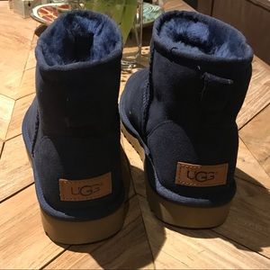 navy blue mini uggs